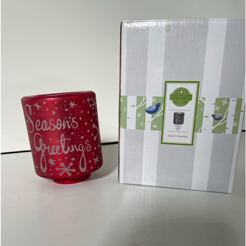 Scentsy Seasons Greeting plug in warmer